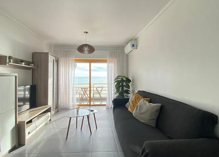 Quarteira Frente Praia II By Homeslow Rentals