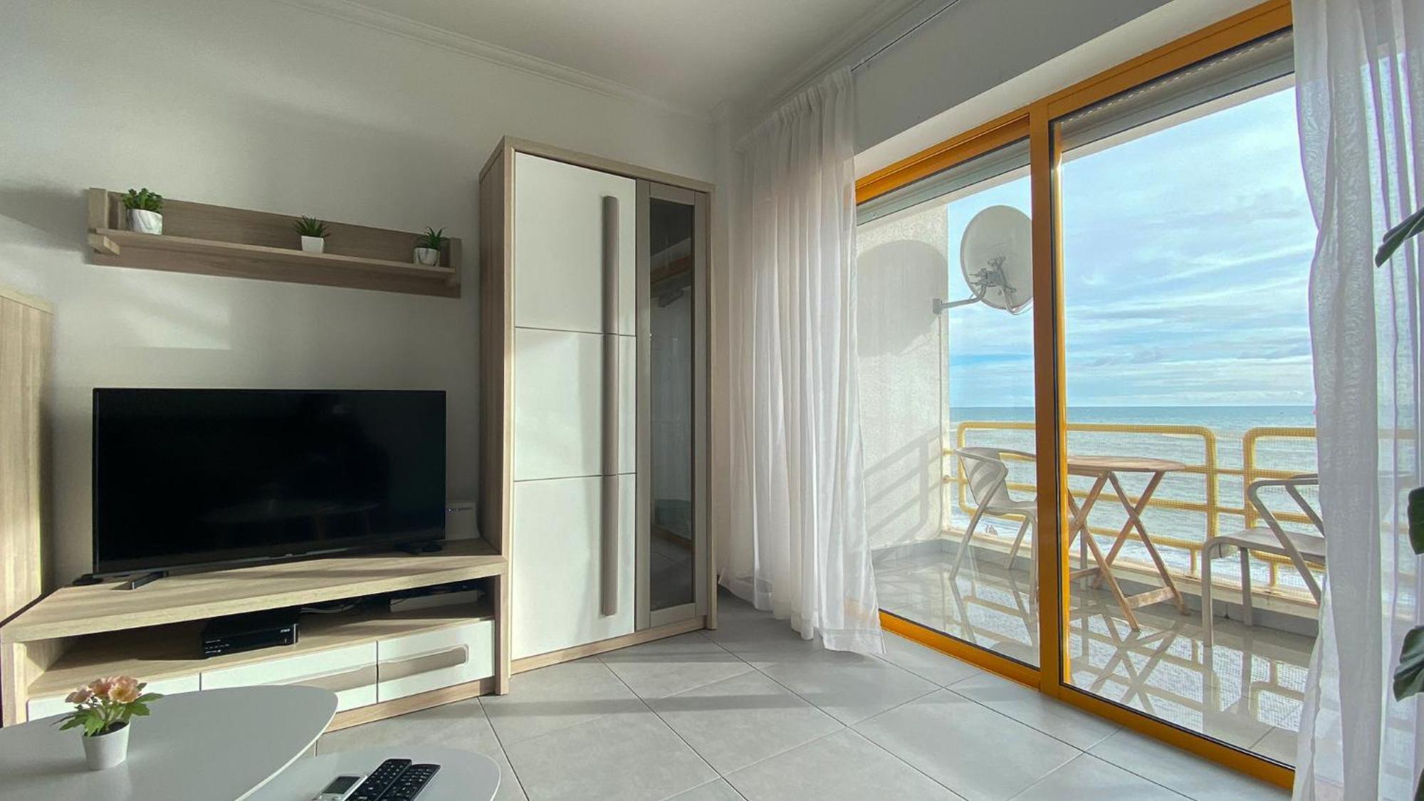 Apartment Frente Ii By Homeslow